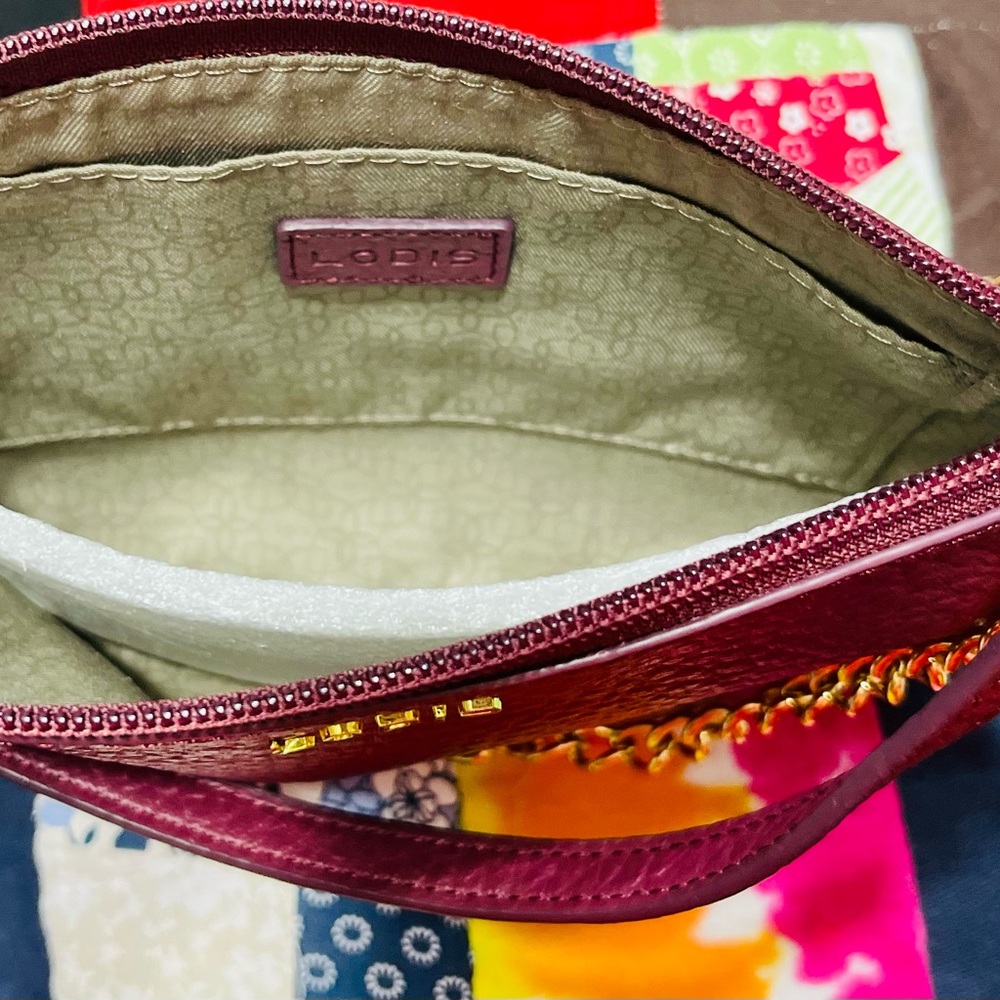 Lodi’s handbag